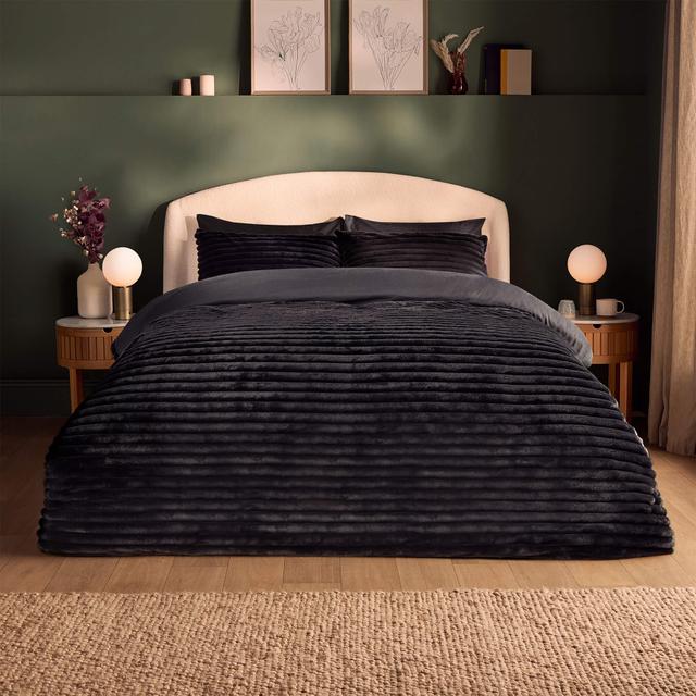 Silentnight Silentnight Luxury Ribbed Faux Fur Duvet Cover Set Black - Size Single