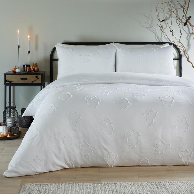 RIVA home Duvet Day Ghostly Ghouls Soft Touch Tufted Duvet Set - Size Single