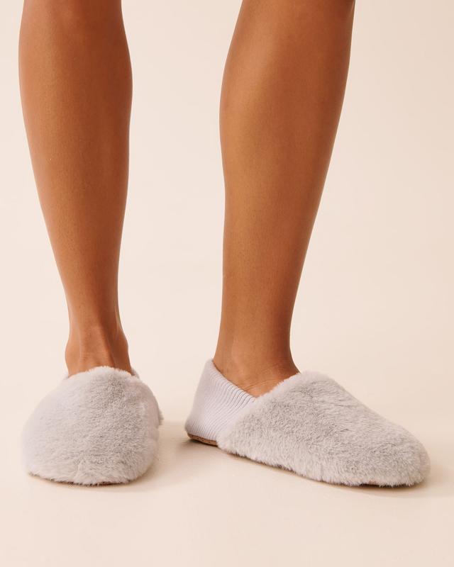 la Vie en Rose Ribbed Back Soft Plush Slipper Socks - Grey L